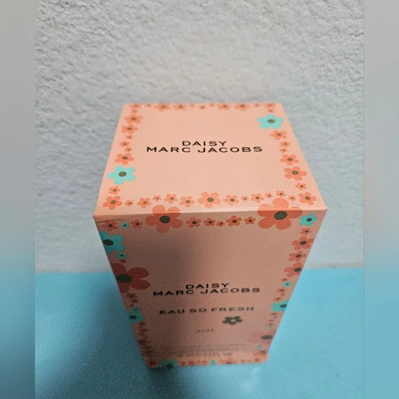 Limited Edition Marc Jacobs Daisy Eau So Fresh Daze Perfume - Picture 4 of 5